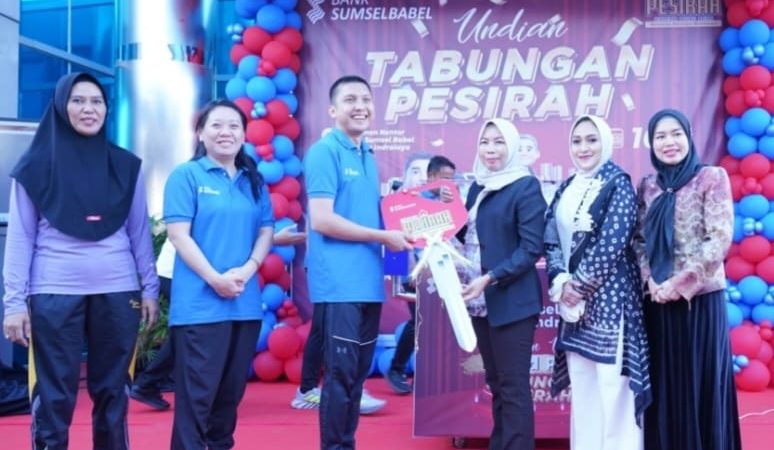 Bupati Ogan Ilir Hadiri Senam Massal dan Pengundian Grand Prize Tabungan Pesirah Oleh Bank Sumsel Babel