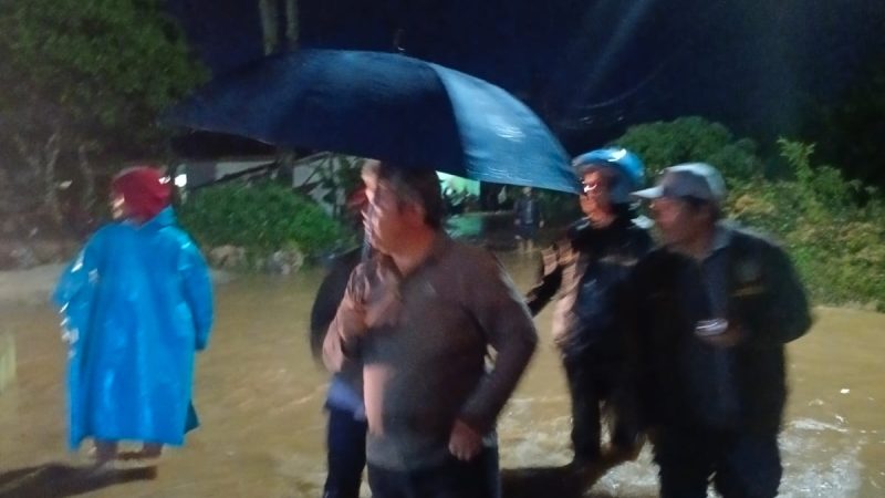 Tinjau Meluapnya Aek Haidupan Siwaluompu, Pemkab Tapanuli Utara Tetap Upayakan Percepatan Penanganan Normalisasi