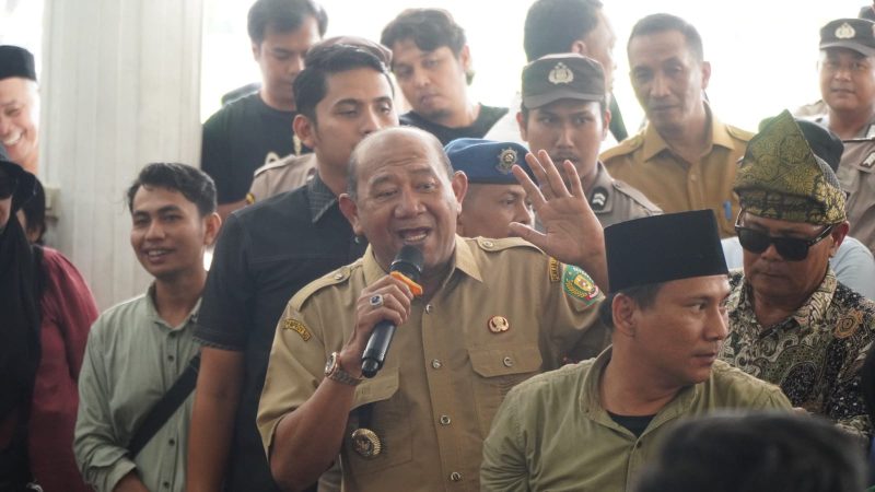 Bupati Syah Afandin Temui Korban Banjir, Siap Perjuangkan Pendataan Ulang Bantuan