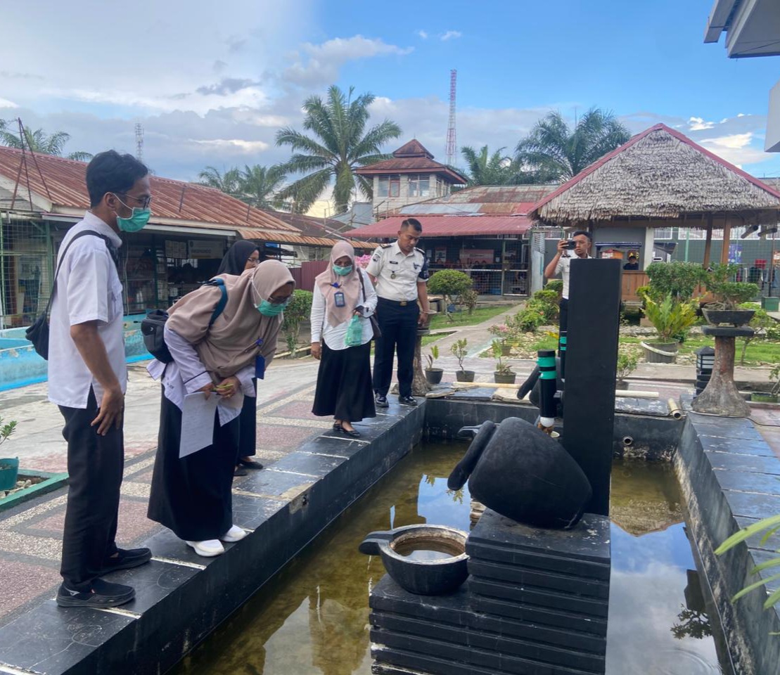 Cegah Penyakit DBD, Rutan Rengat Bersama Puskesmas Deteksi Keberadaan Nyamuk