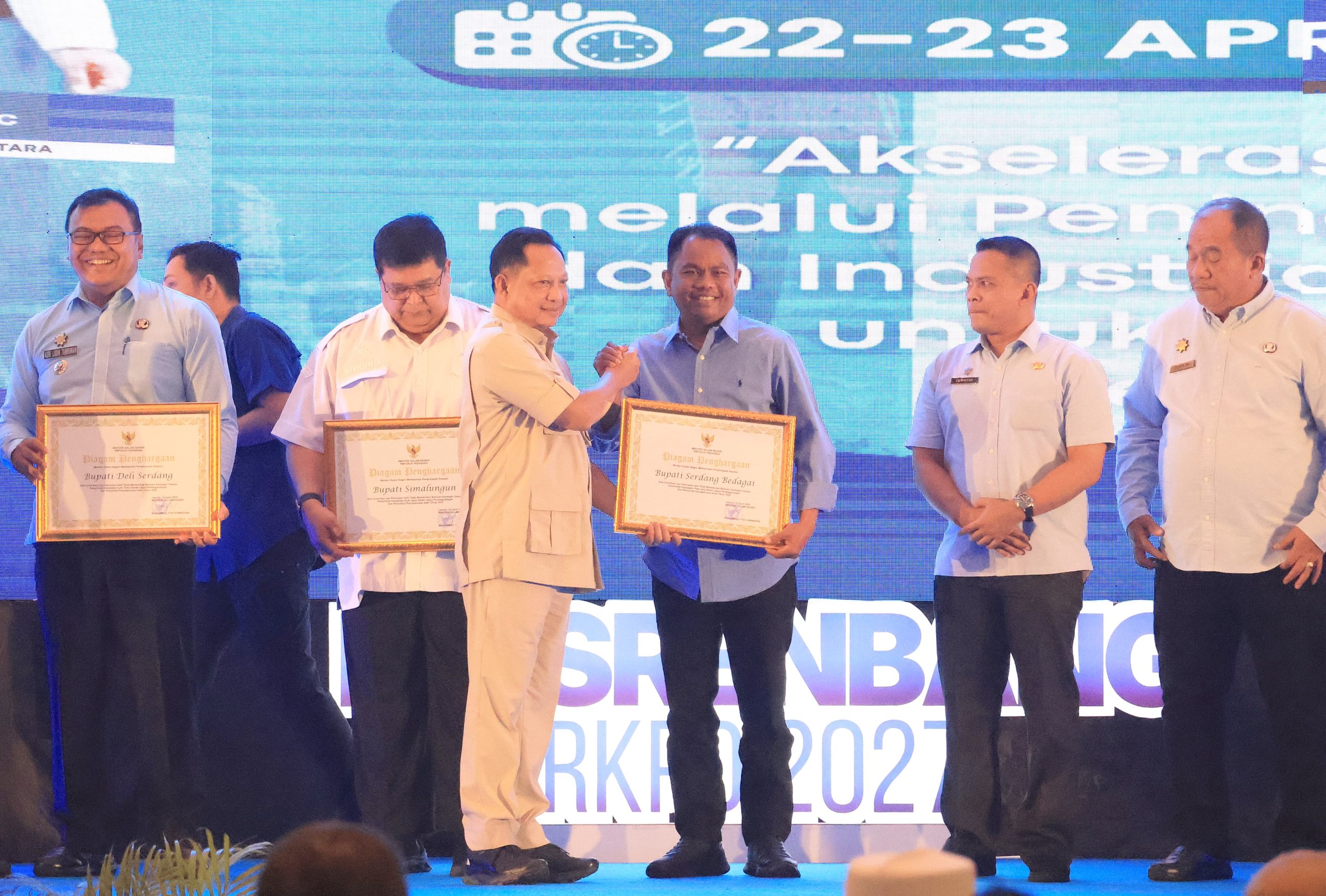 Musrenbang RKPD Provinsi Sumut 2027, Bupati Darma Wijaya Terima Penghargaan dari Mendagri