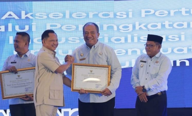 Bupati Asahan Ikuti Musrenbang RKPD Provinsi Sumatera Utara Dan Terima Piagam Penghargaan dari Mendagri
