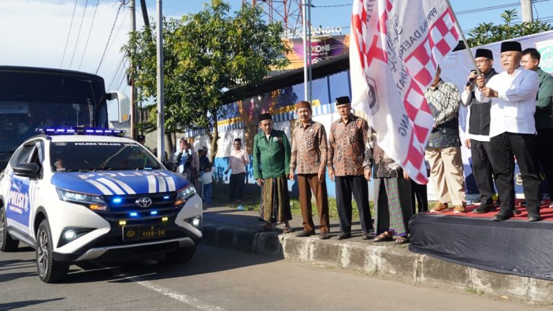Pemkab Malang Lepas Kloter 14 Jamaah Haji, 358 Orang Siap Menuju Tanah Suci