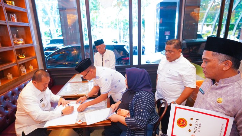 Bupati Baharuddin Siagian Teken Hibah Lahan HGU untuk Pembangunan Tempat Pengolahan Sampah Terpadu