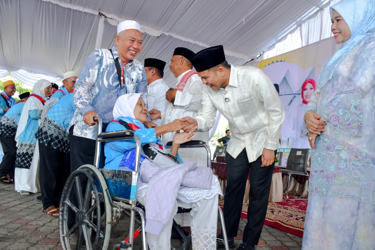 Lepas Keberangkatan 205 Jamaah Calon Haji Sergai Tahun 2026, Ini Pesan Wabup Adlin Tambunan