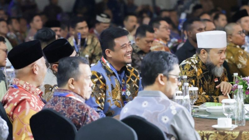 Terobosan Tata Kelola Keuangan, Bobby Nasution Raih Penghargaan Creative Financing dari Mendagri