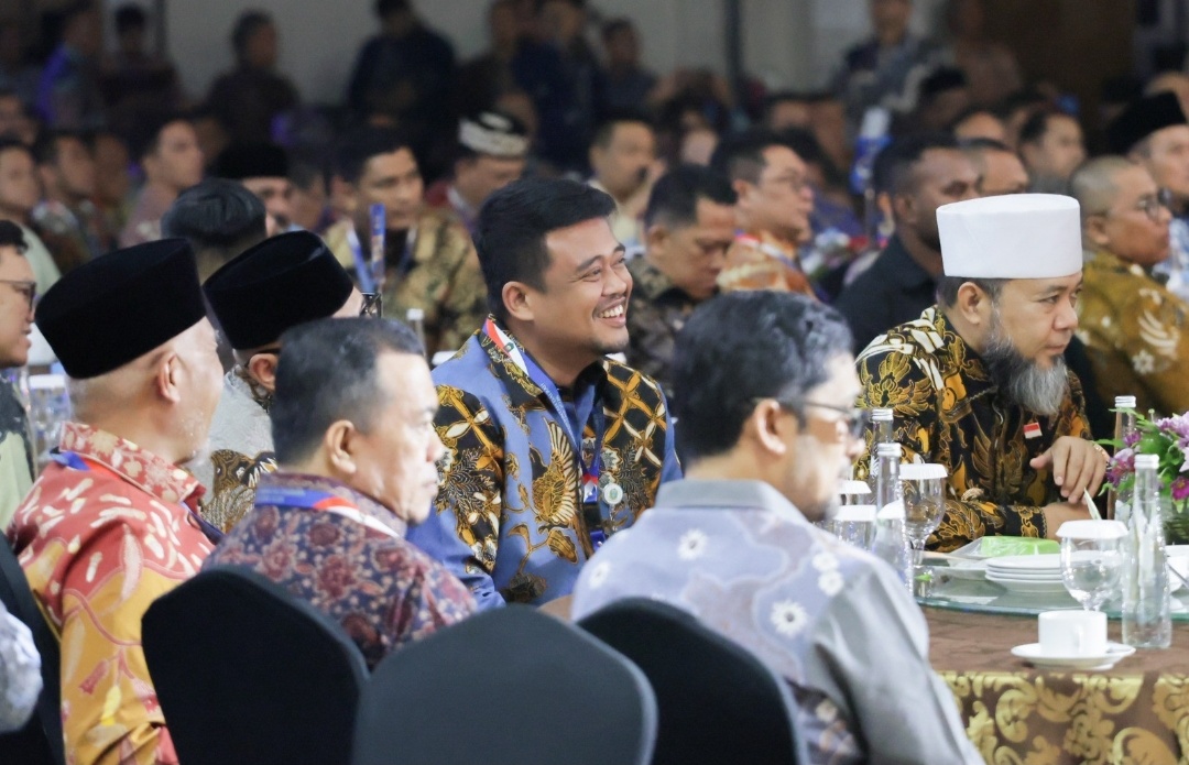 Terobosan Tata Kelola Keuangan, Bobby Nasution Raih Penghargaan Creative Financing dari Mendagri