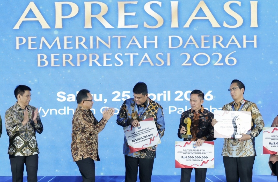 Terobosan Tata Kelola Keuangan, Bobby Nasution Raih Penghargaan Creative Financing dari Mendagri