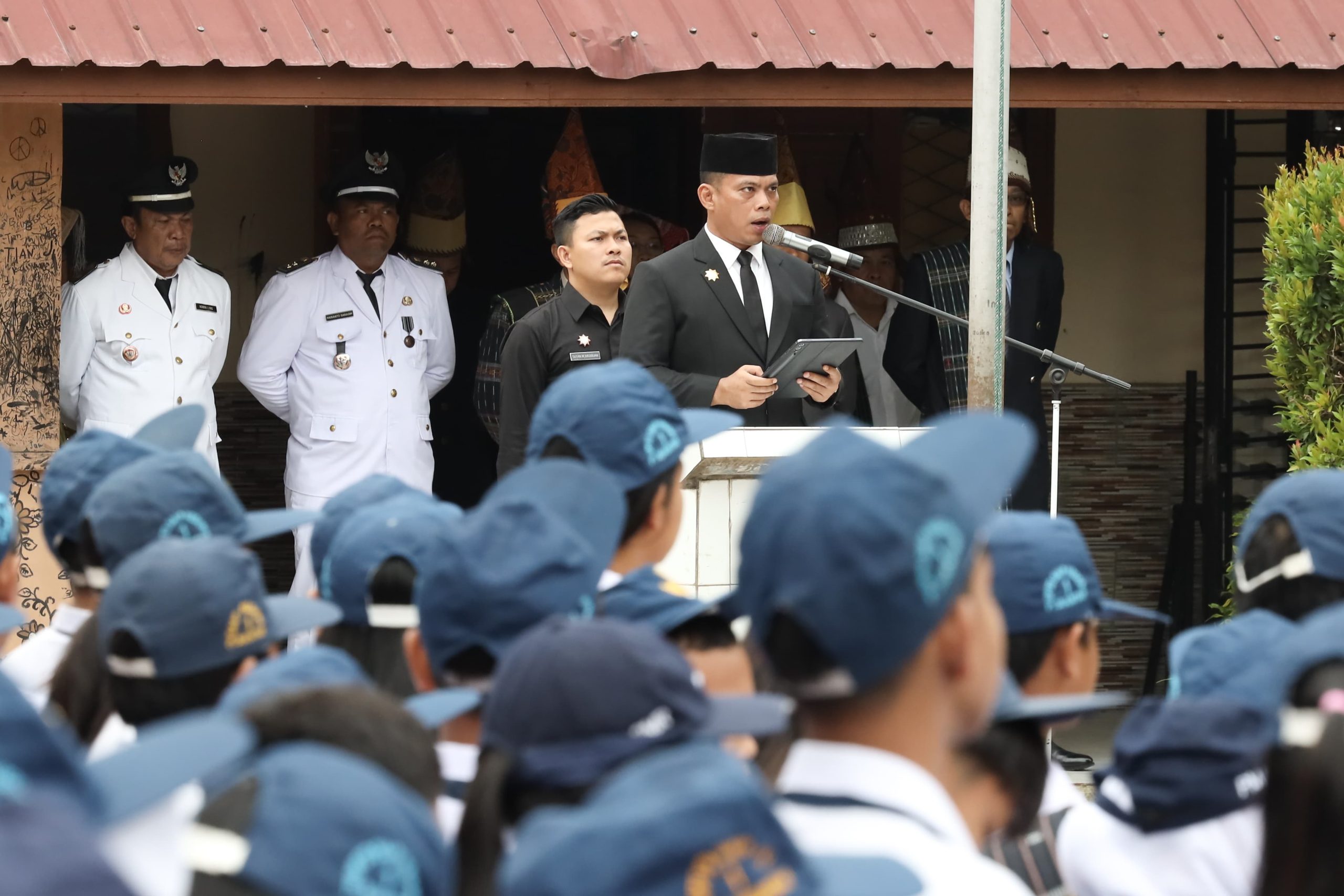Mewakili Wali Kota Pematangsiantar, Sekretaris Daerah Menjadi Pembina Upacara Peringatan Hardiknas Tahun 2026