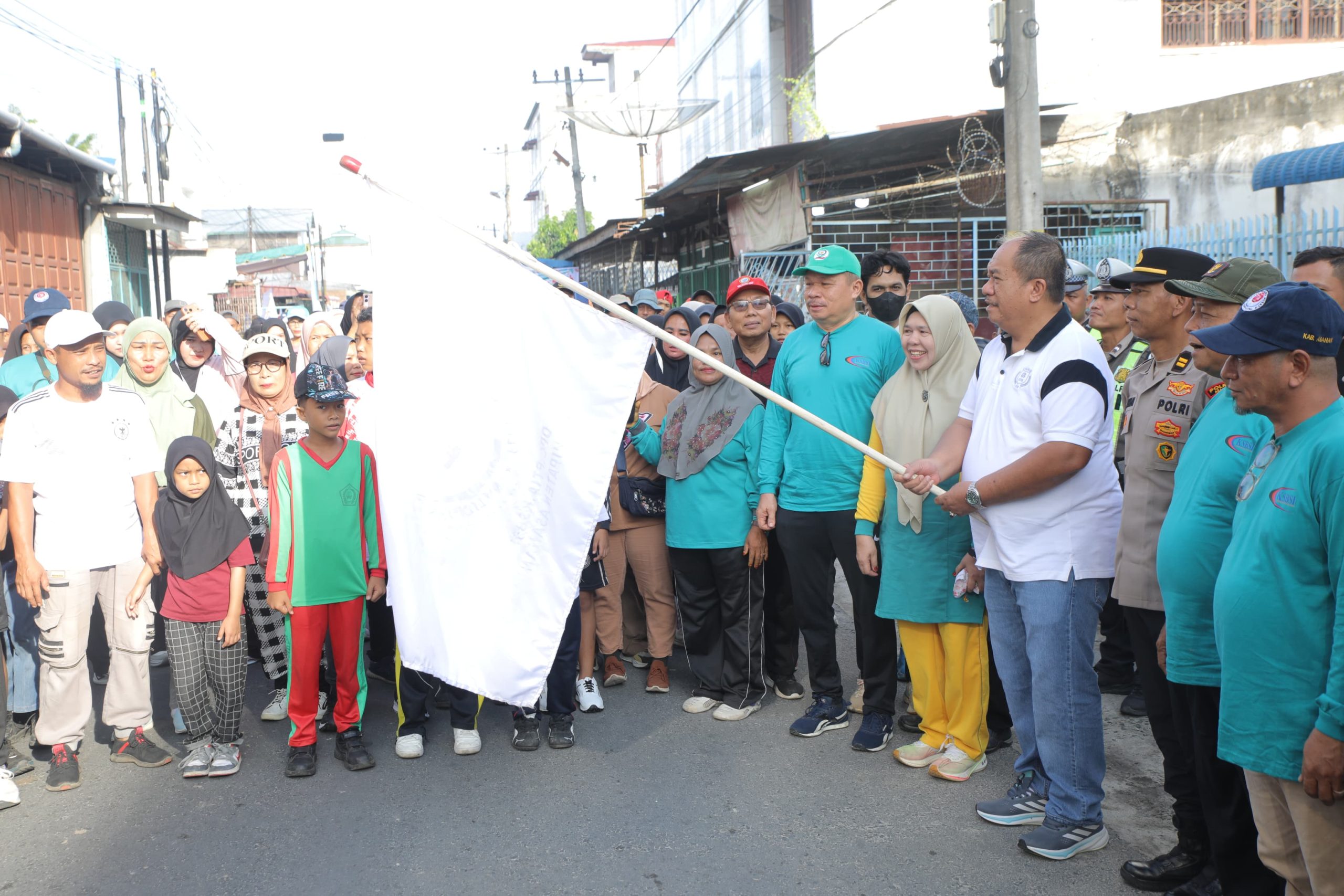 Bupati Asahan Lepas Gerak Jalan Santai Peringati Hari Buruh Internasional (May Day) 2026