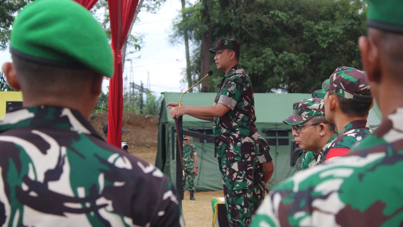 Pangdam I/Bukit Barisan Mayjen TNI Hendy Antariksa Tinjau Batalyon TP 956/Sultan Bidar Alam