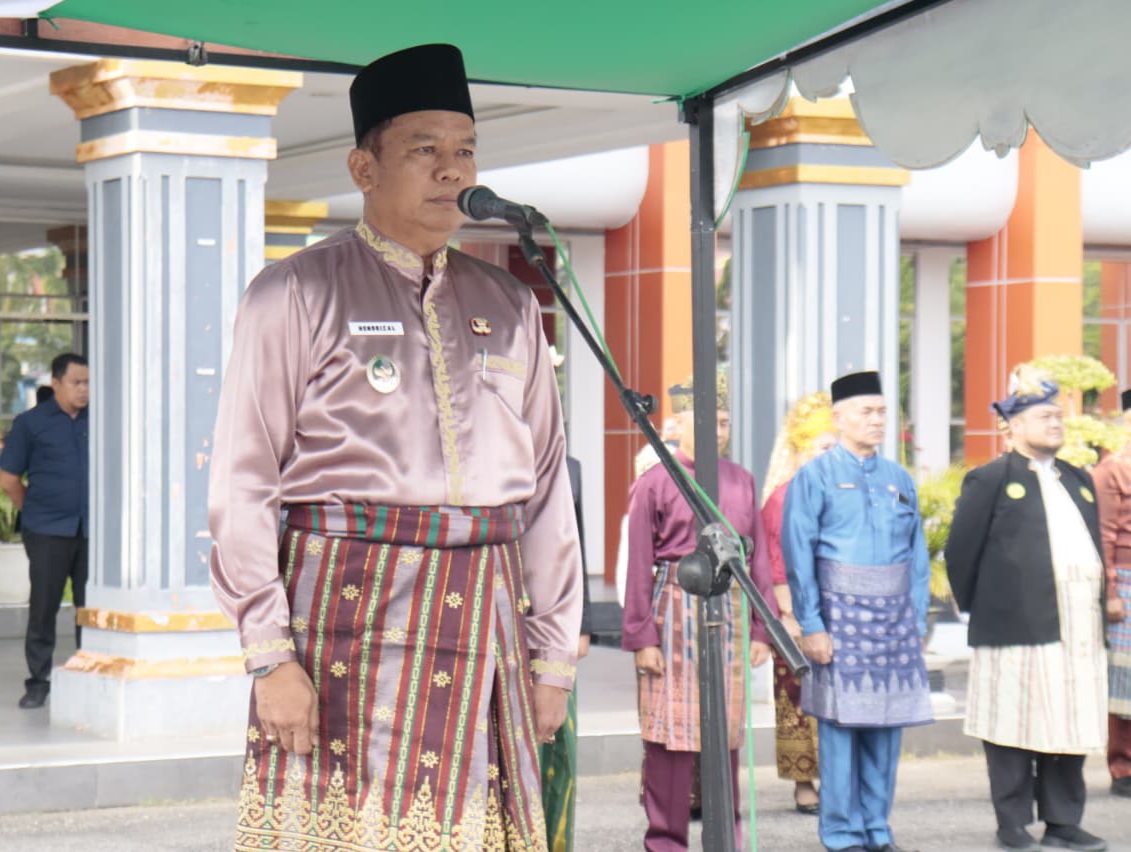 Sekolah Berkualitas Jadi Harapan, Wabup Inhu :  Pemkab Inhu Dorong Pendidikan Lebih Baik di Hardiknas 2026