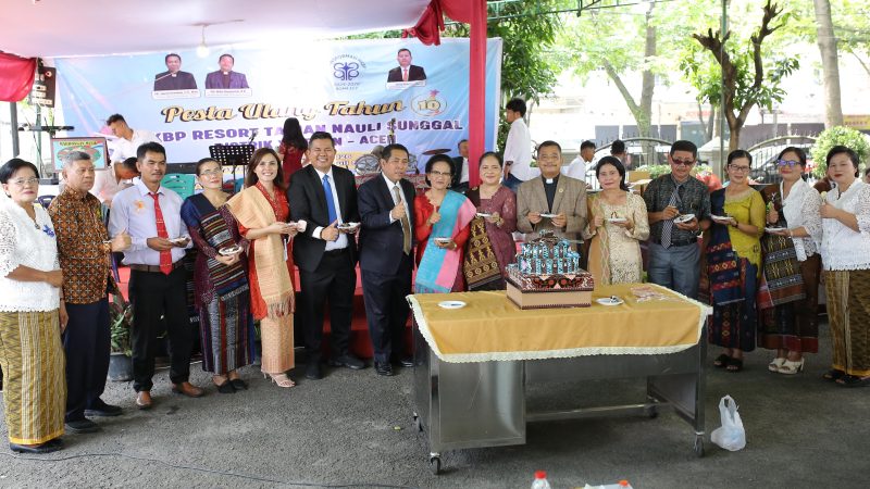 Dihadiri Praeses Distrik X Medan-Aceh dan Seribuan Jemaat, Pesta Ulang Tahun ke-10 HKBP Ressort Tapian Nauli Sunggal Penuh Sukacita