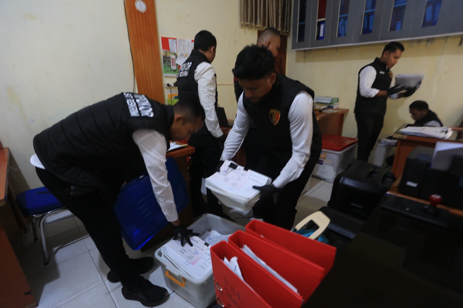 Geledah Kantor DP3AKB, Satreskrim Polres Aceh Barat Dalami Dugaan Korupsi Dana BOKB