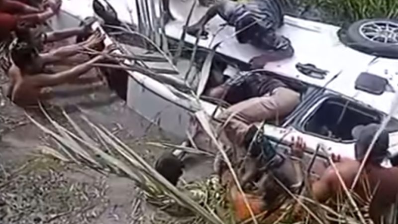 Laka Tunggal di Sei Rampah, Toyota Avanza Terjun Parit Sungai Belidaan, Dua Orang Meninggal Dunia