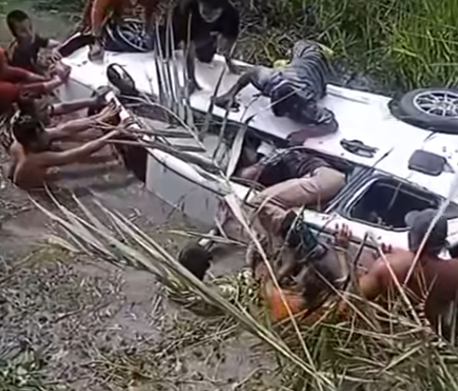 Laka Tunggal di Sei Rampah, Toyota Avanza Terjun Parit Sungai Belidaan, Dua Orang Meninggal Dunia