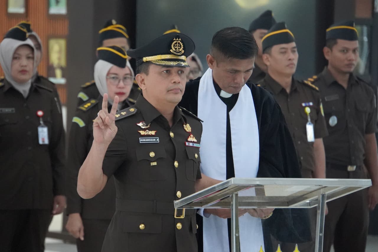 Sumanggar Siagian  Resmi Menjabat Aspidum Kejati Kalbar, Kajati Tegaskan Integritas di Era Digital