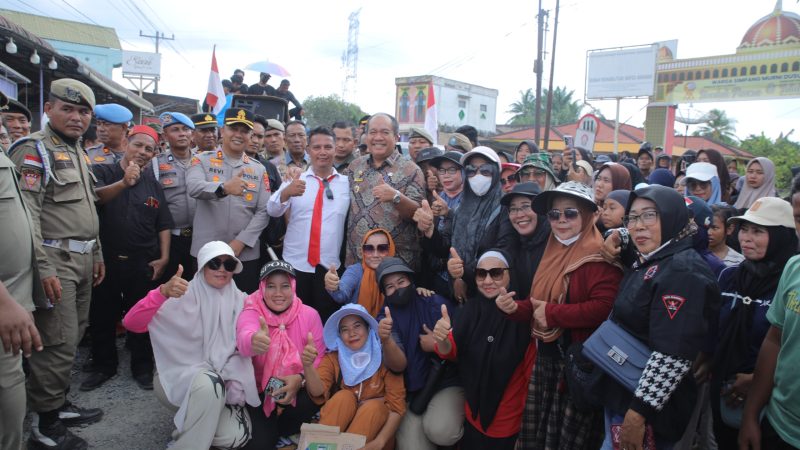 Bupati Asahan Turun Temui Warga Jalan Rusak Di Buntu Pane