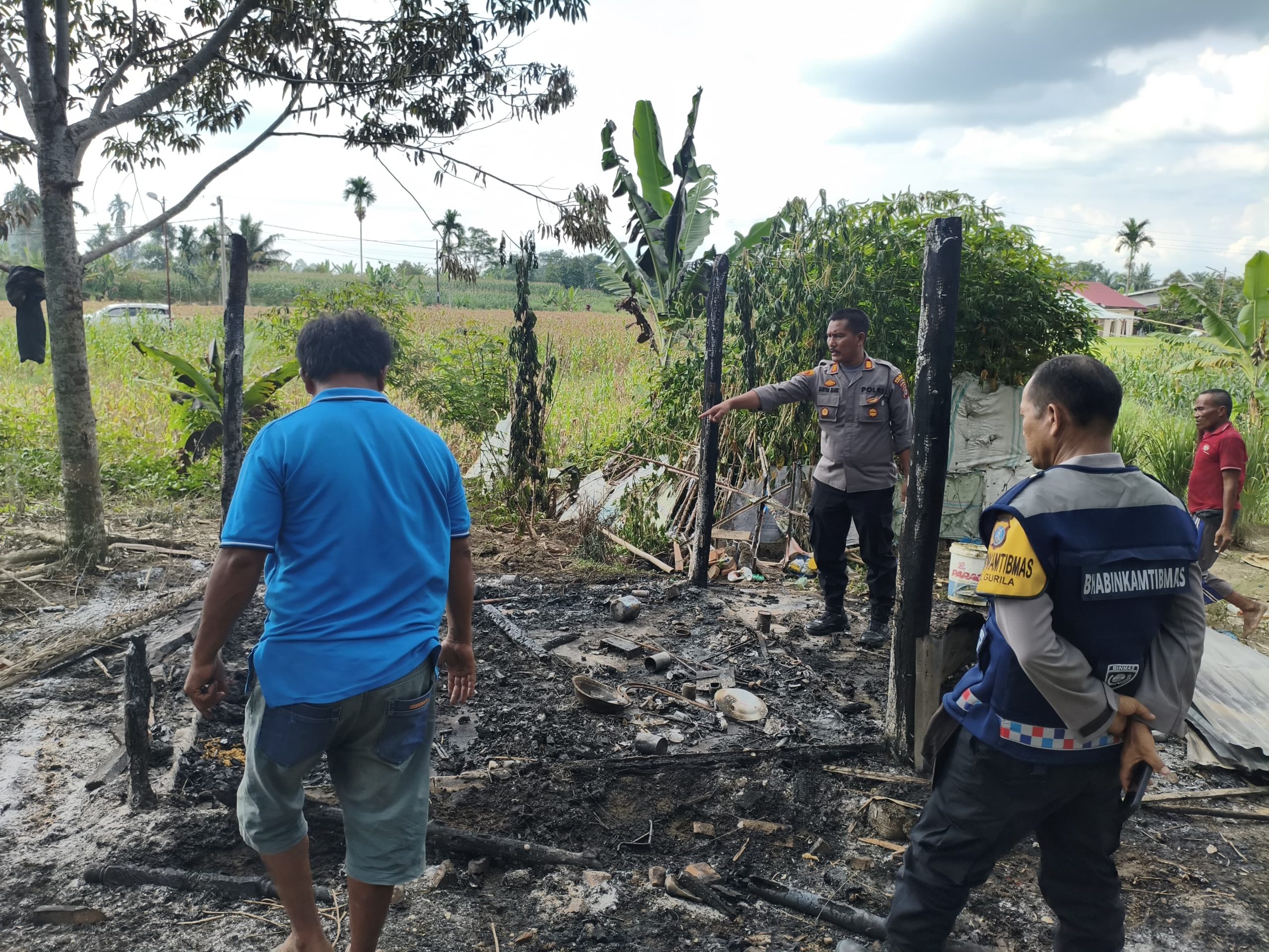 Satu Unit Rumah Sederhana Musnah Dilalap Api, Polsek Sianțar Martoba Cek TKP ke Jalan Parbebsi