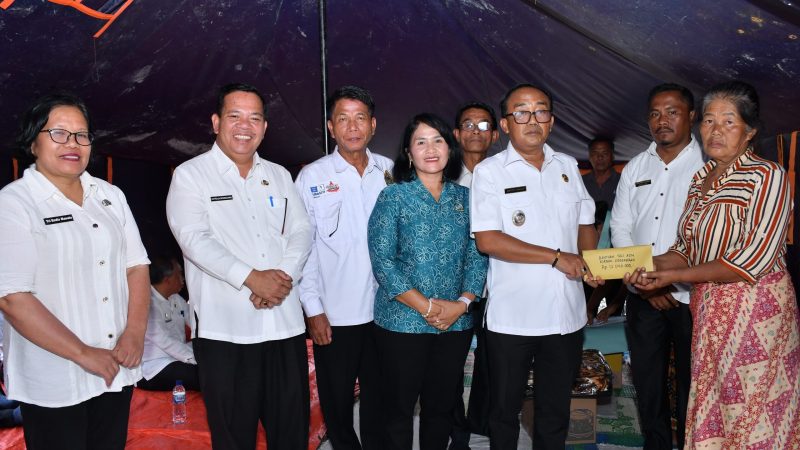 Pemkab Samosir Beri Penghiburan kepada Korban Kebakaran, Wabup Ariston Tua Sidauruk Serahkan Bantuan Tunai, Sembako dan Bahan Bangunan