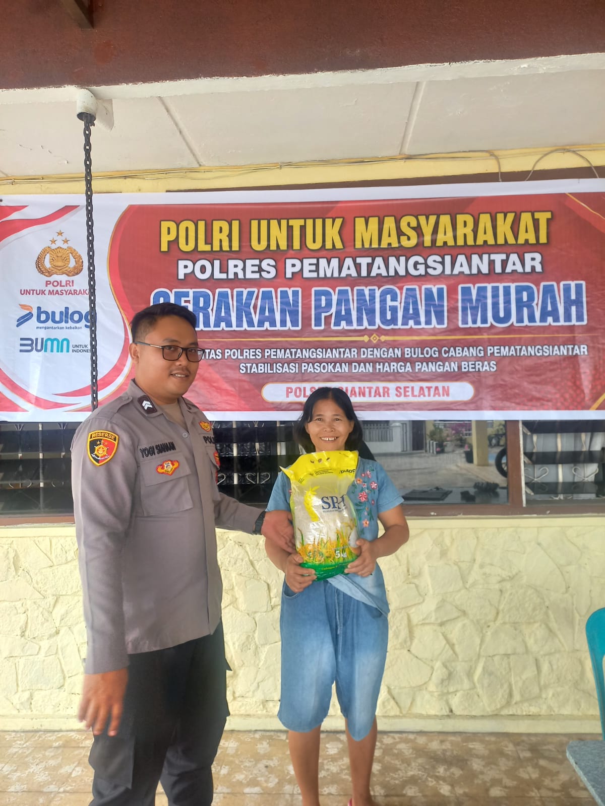 Polsek Siantar Selatan Laksanakan Gerakan Pangan Murah, 74 Zak Beras SPHP Laku Terjual
