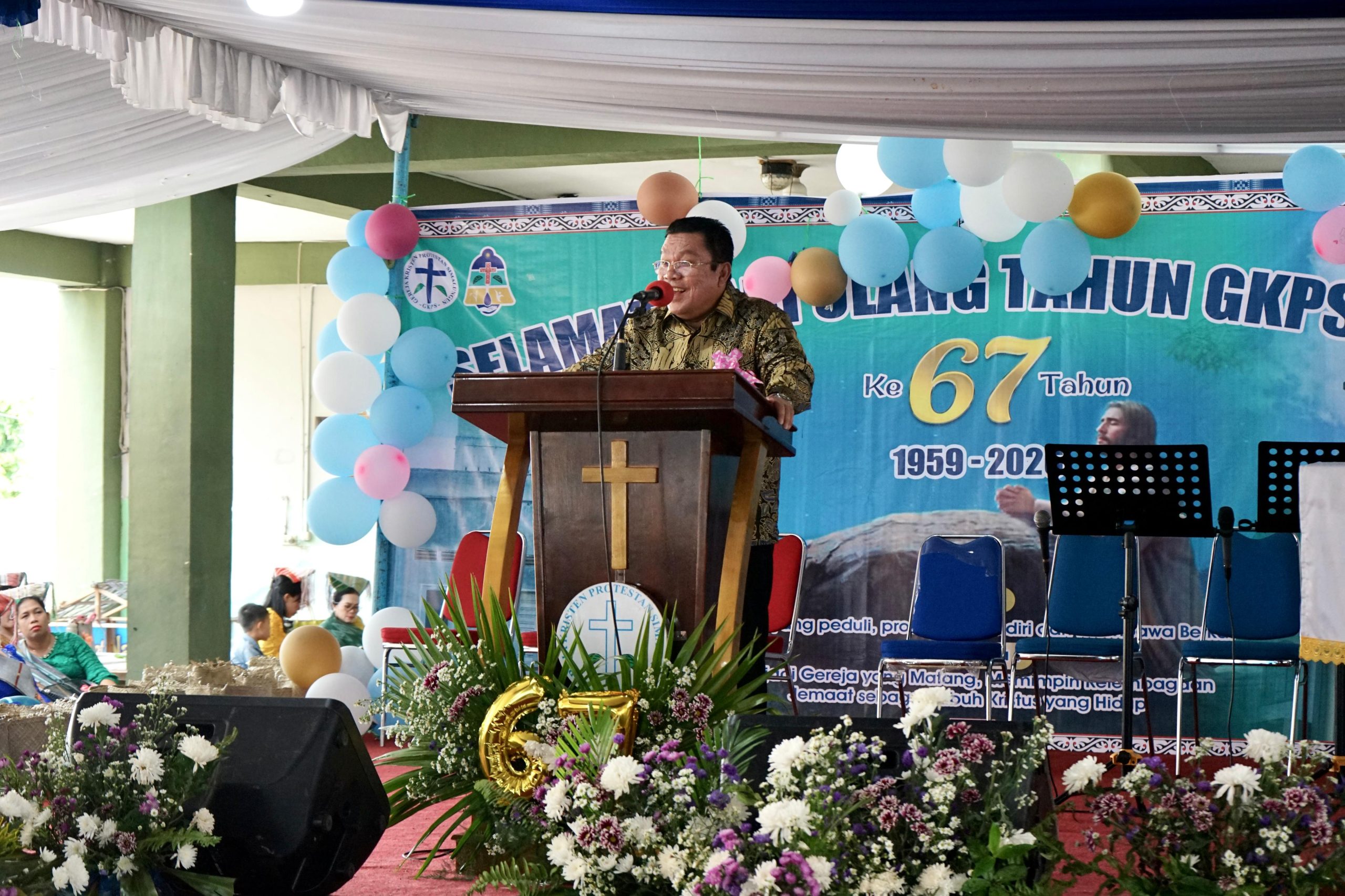 Wali Kota Wesly Silalahi SH MKn Didampingi Ketua TP PKK Pematangsiantar Hadiri Acara Perayaan HUT ke-67 GKPS Efrata Resort Siantar II