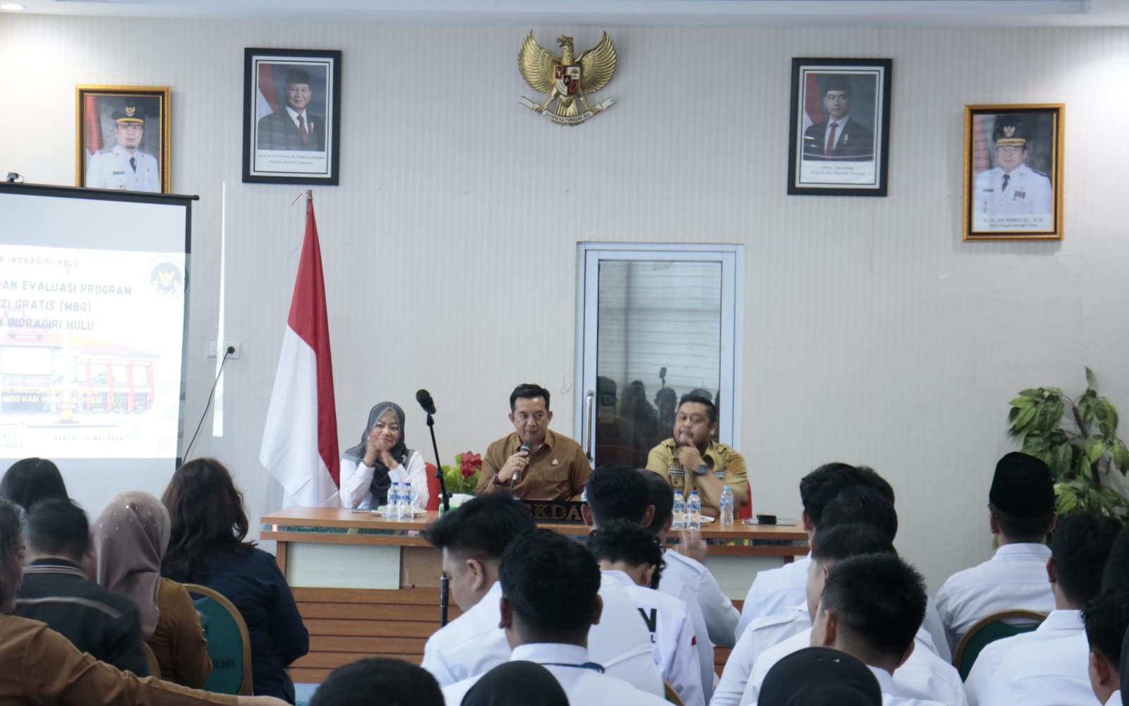 Sekda Inhu Pimpin Rapat Koordinasi dan Evaluasi Program MBG