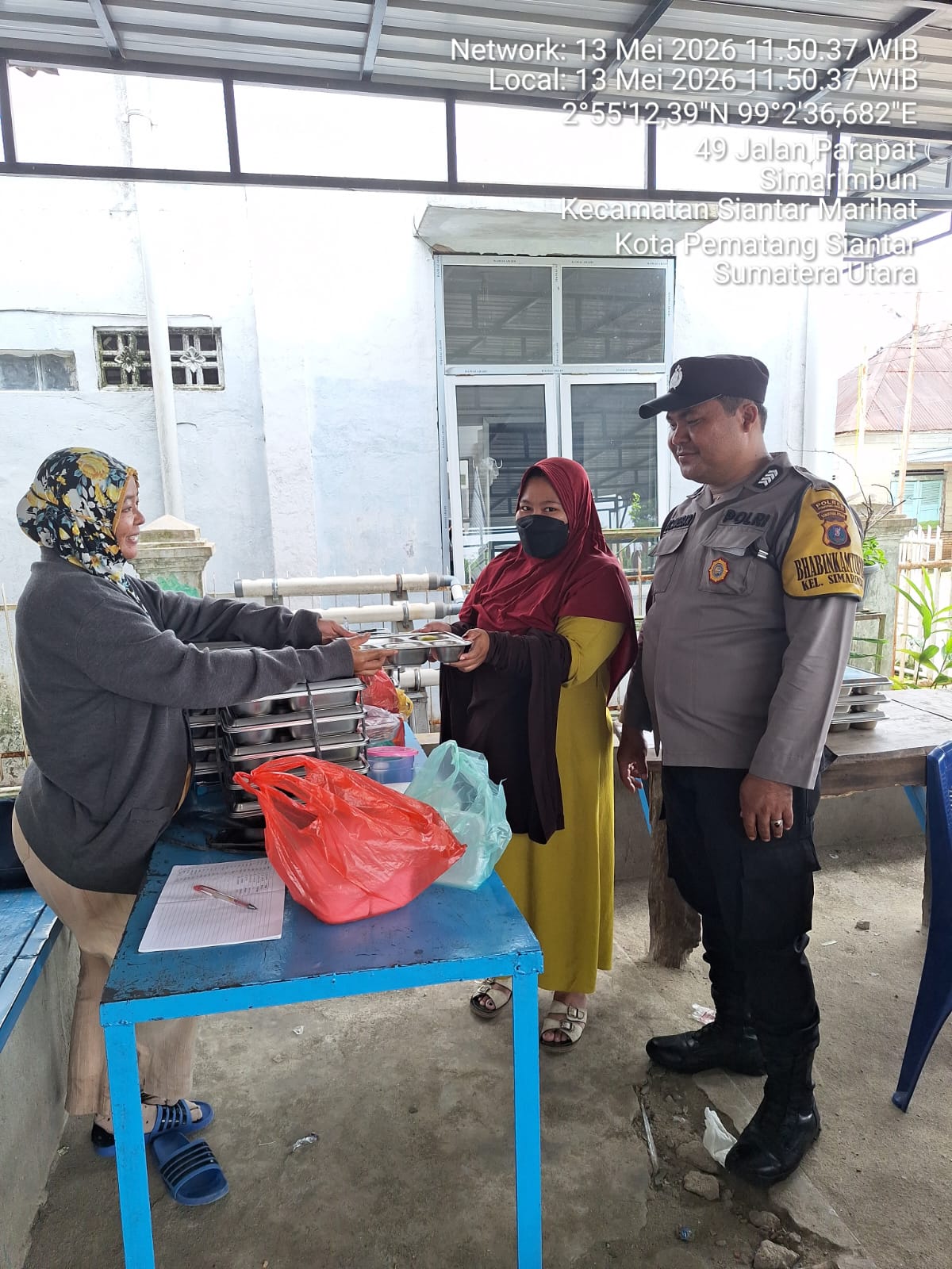 Bhabinkamtibmas Polsek Siantar Marihat Monitoring Distribusi MBG di Posyandu Simarimbun