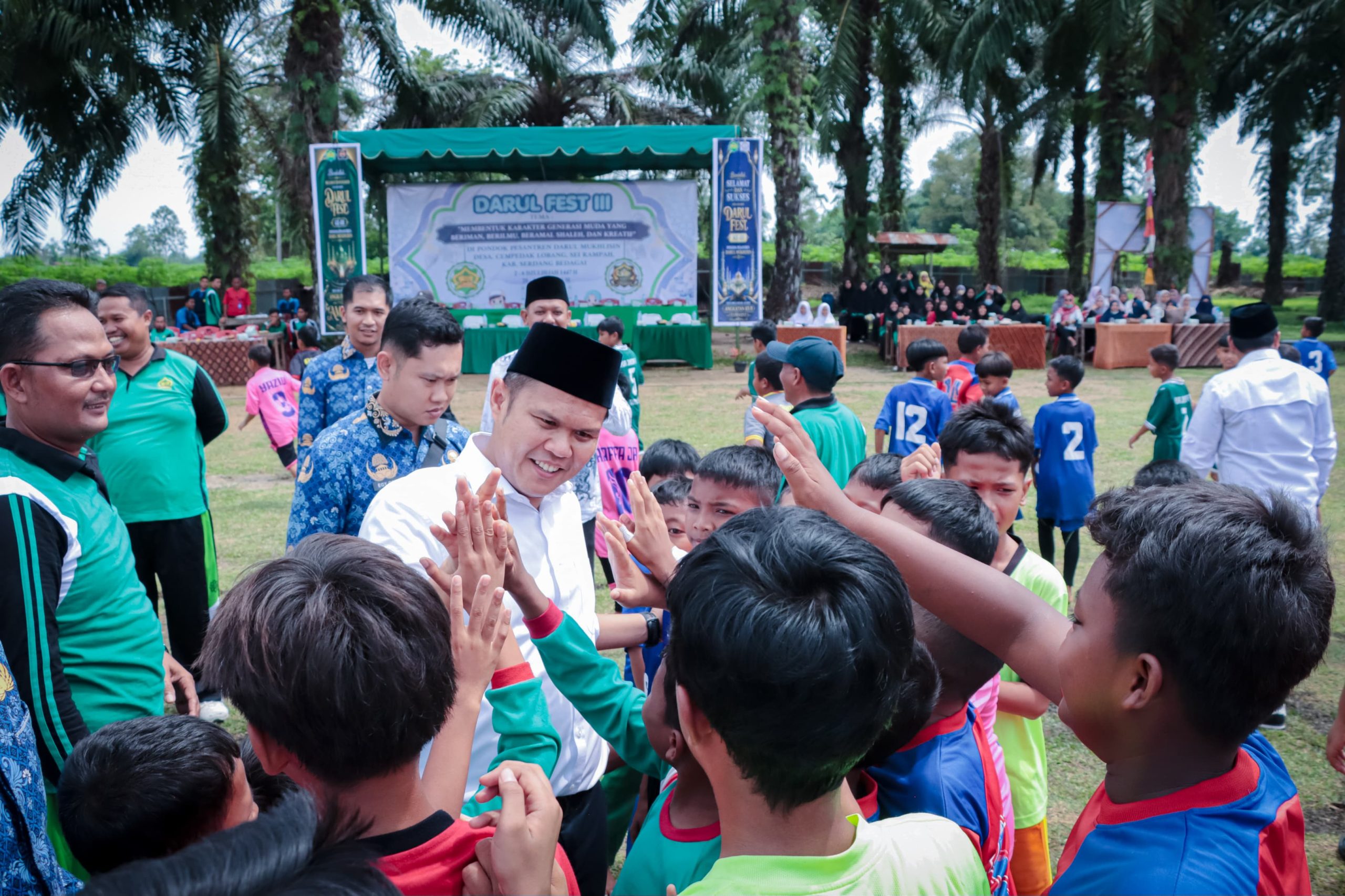 Darul Fest III Tahun 2026 Dibuka, Wabup Sergai : Pesantren Mampu Lahirkan Santri Yang Mantab
