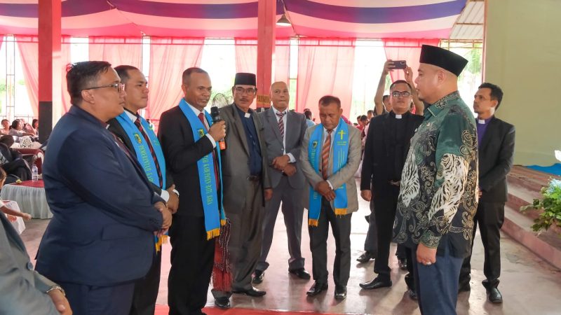 Wakil Bupati Syafrizal Hadiri Perayaan Paskah Oikumene Tahun 2026, Serahkan 100 Paket Sembako untuk Anak Yatim Piatu
