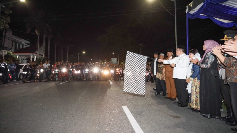 Wali Kota Didampingi Ketua TP PKK Pematangsiantar Melepas Pawai Takbir Idul Adha 1447 H/ 2026 M