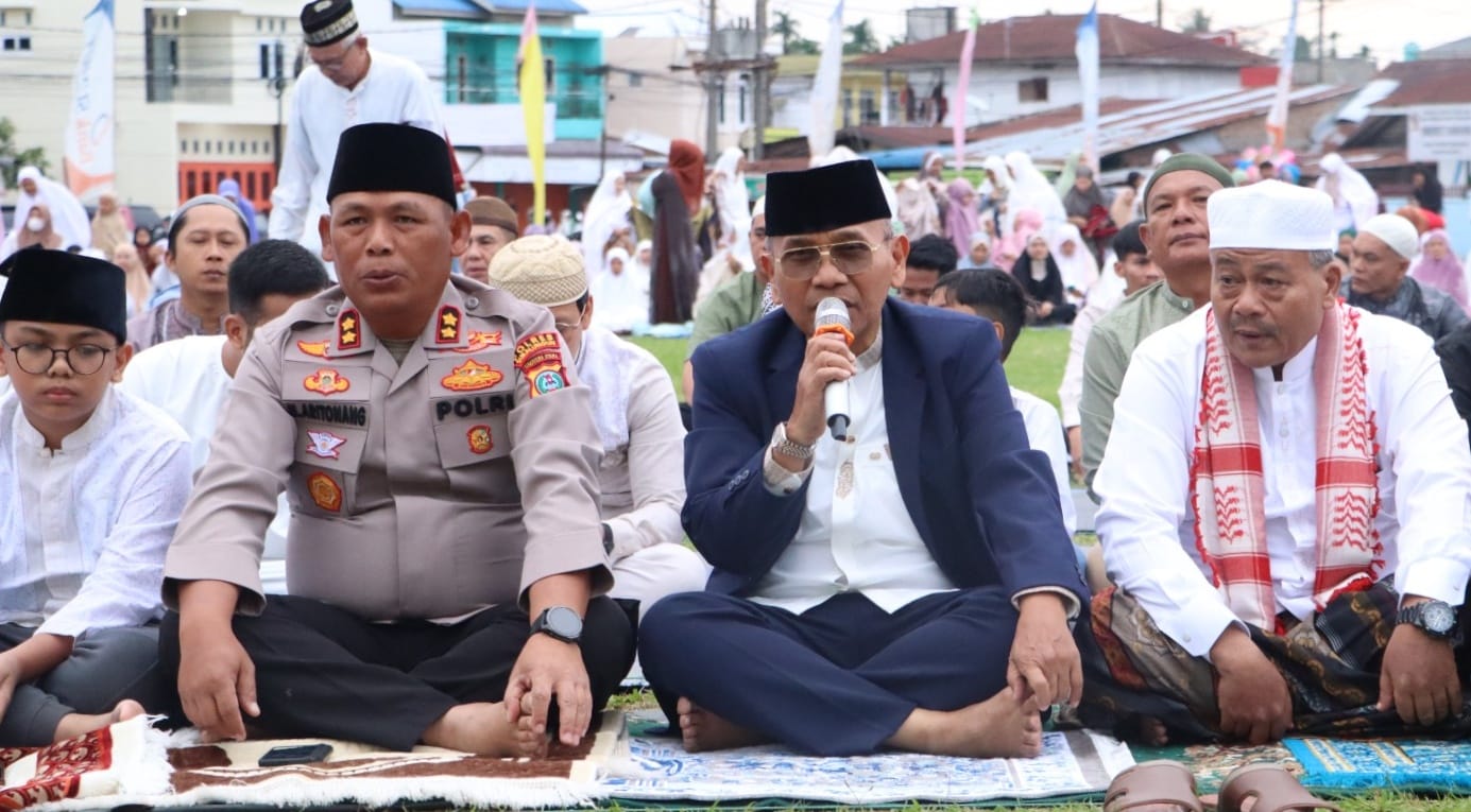 Hari Raya Idul Adha 1447 H, Bupati Sembelih Langsung Hewan Qurban