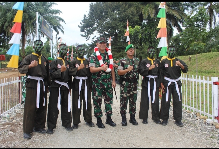 Danyonif TP 956/SBA Mayor Inf Birawa Anoraga, S.I.P.,M.I.P Sambut Kunjungan Pangdam I/BB Mayjen TNI Hendy Antariksa
