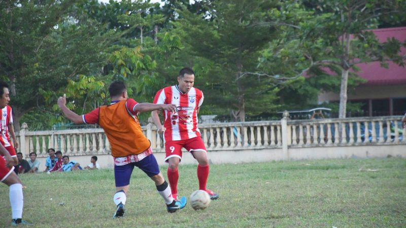 Wabup Adlin Tambunan Tampil Gemilang Antarkan Jurnalis FC Juara Trofi Fourpeo Old Crack