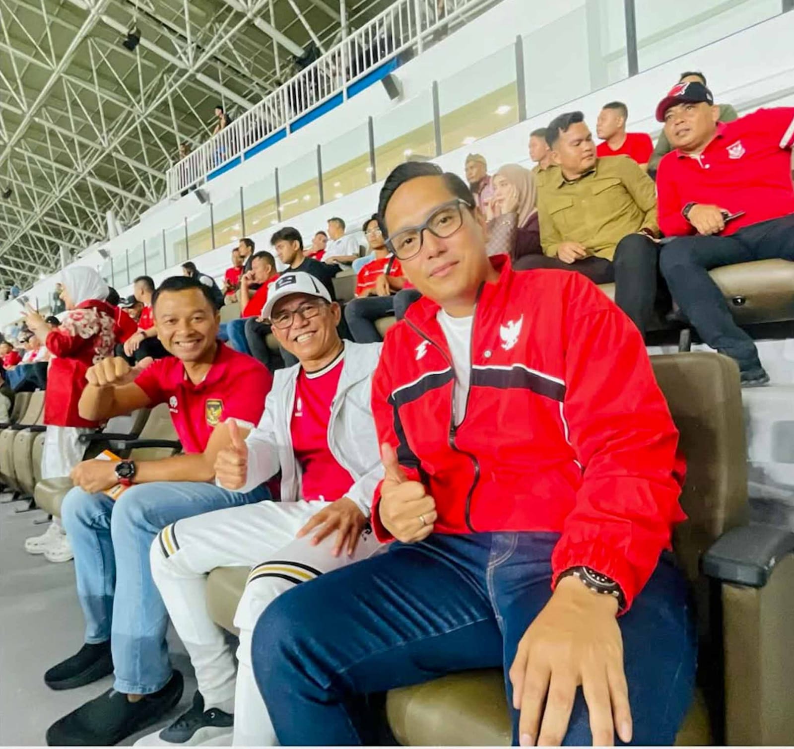 Saksikan Kemenangan 3-0 Timnas U-19, Kekompakan Rico Waas–Zakiyuddin Curi Perhatian di Stadion Utama Sumut