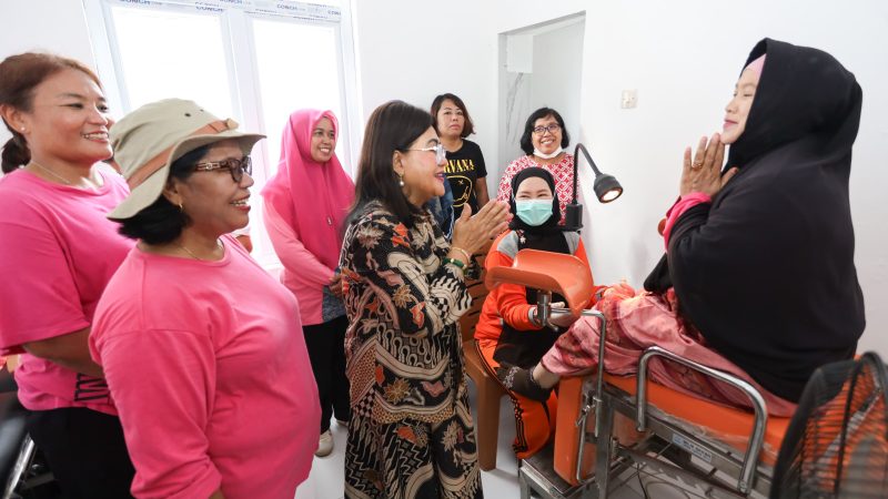 Ketua TP PKK Pematangsiantar Tinjau Pemeriksaan Massal IVA Test Tahun 2026 di Puskesmas Martimbang
