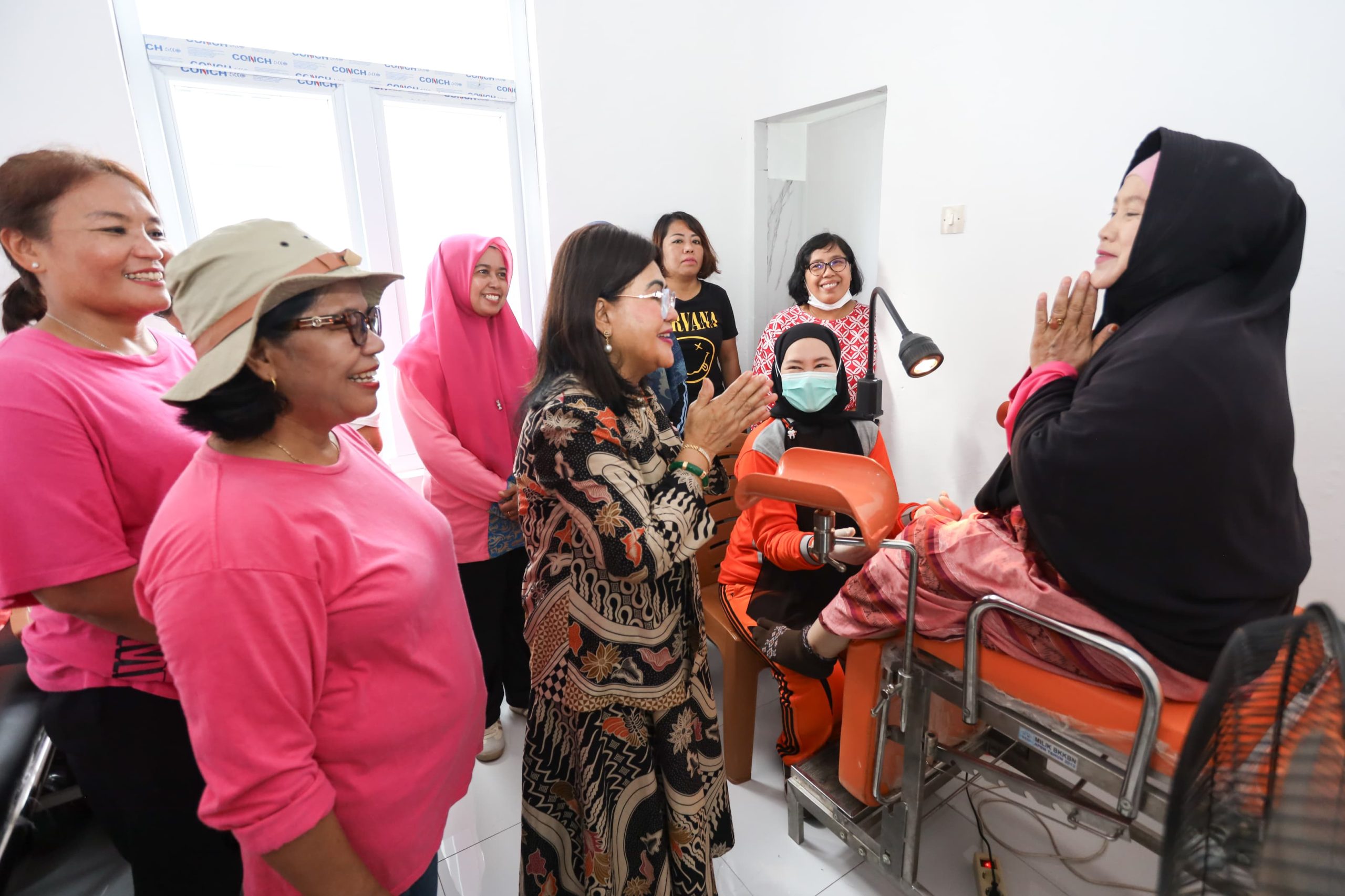 Ketua TP PKK Pematangsiantar Tinjau Pemeriksaan Massal IVA Test Tahun 2026 di Puskesmas Martimbang