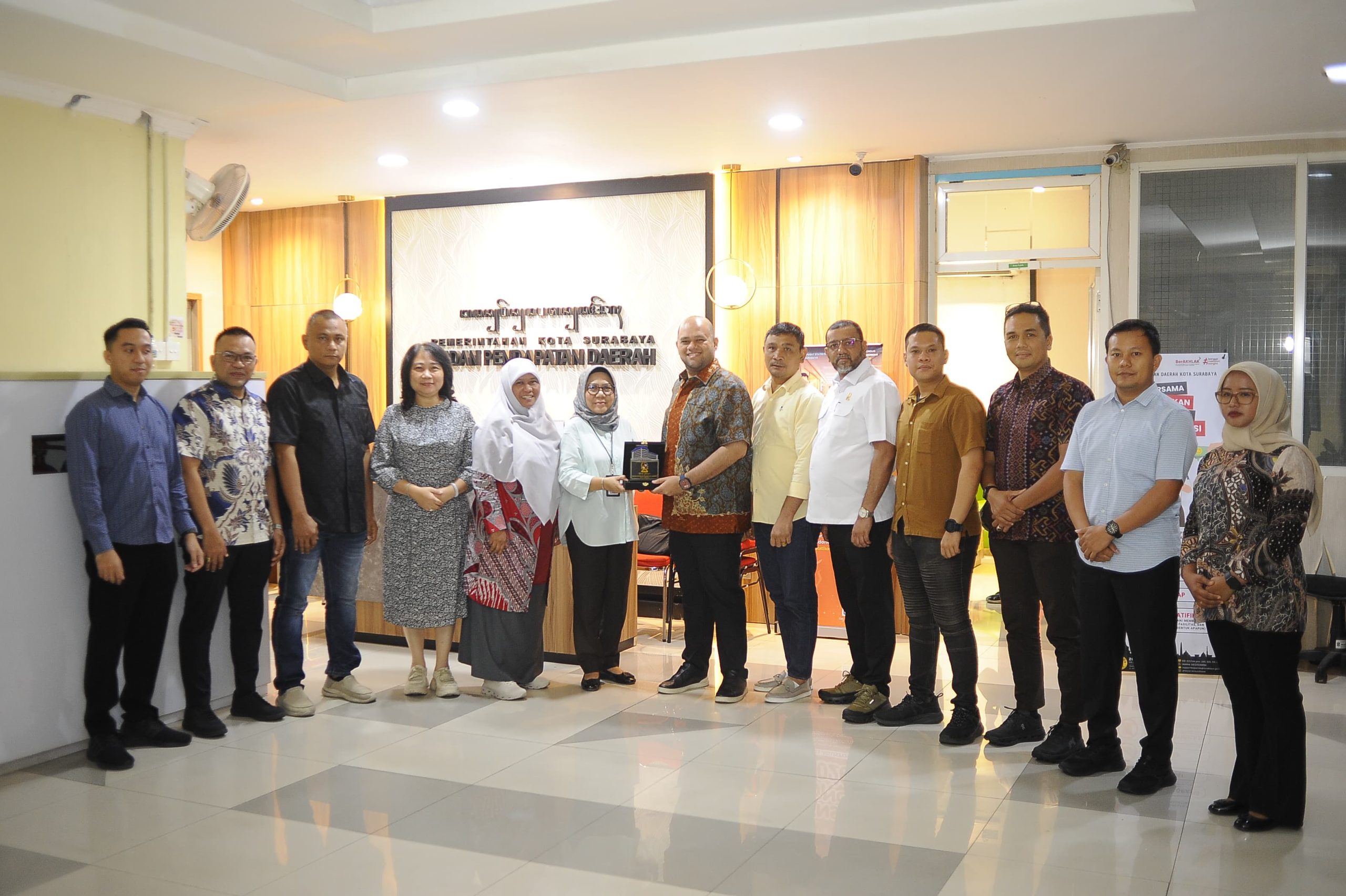 Pansus PAD DPRD Kota Medan bersama Bapenda Kota Medan Pelajari Strategi Optimalisasi PAD di Surabaya dan Malang