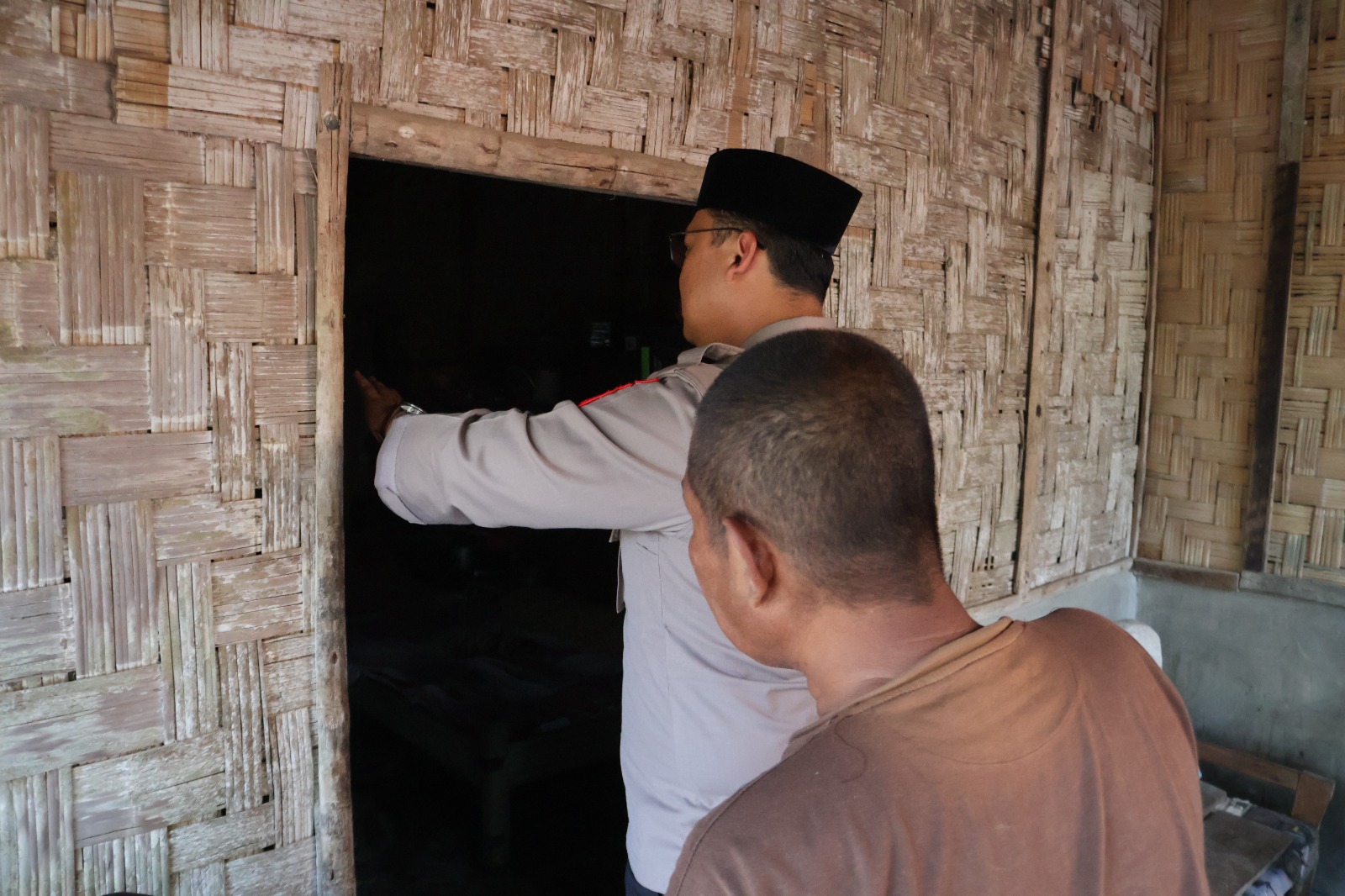 Sambut Hari Bhayangkara Ke-80,Kapolres Langkat Tunjukkan Kepedulian Sosial Melalui Program Bedah Rumah
