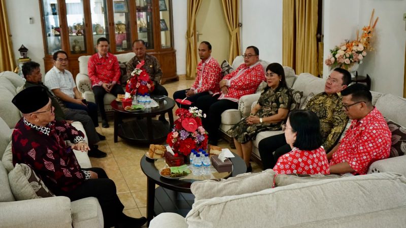Bupati Simalungun Terima Penghargaan Dari Menhum RI atas Pembentukan 413 Posbankum