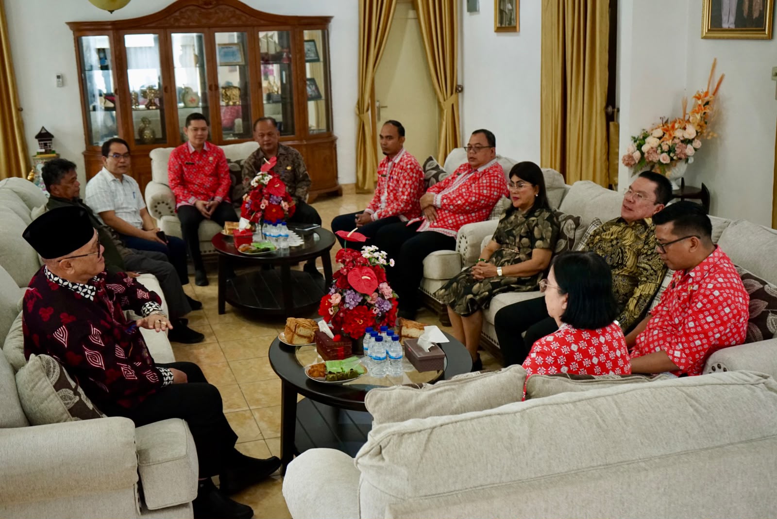 Bupati Simalungun Terima Penghargaan Dari Menhum RI atas Pembentukan 413 Posbankum