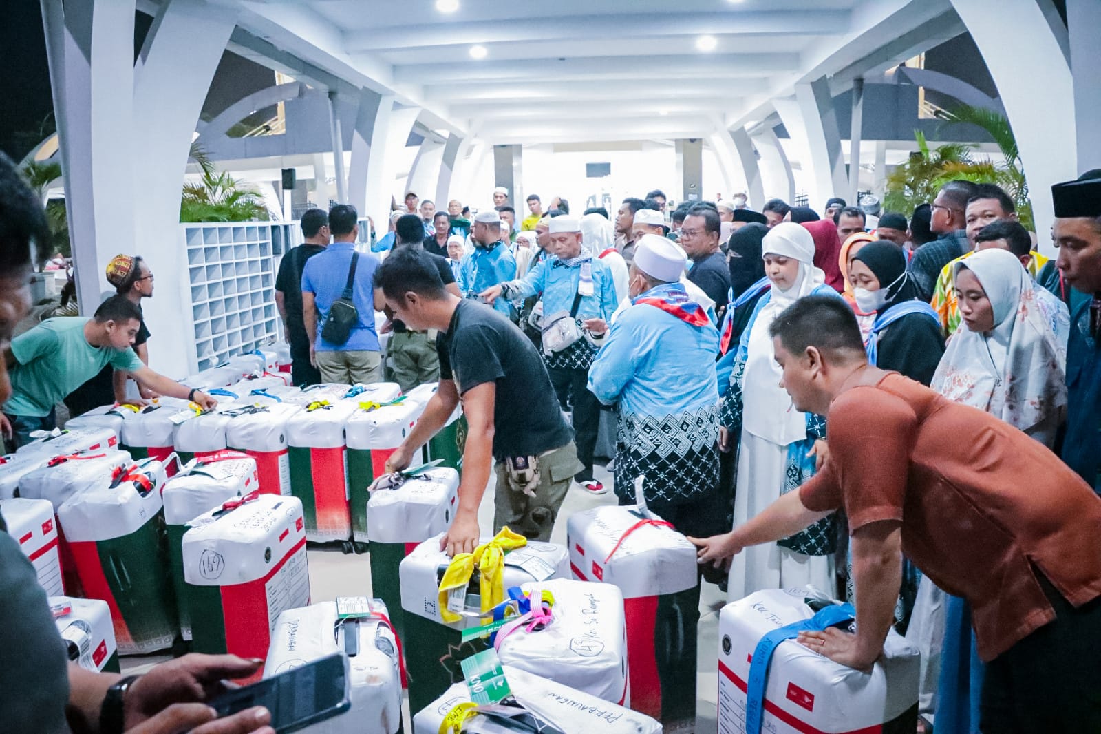 Pemkab Sergai Sambut Kepulangan 190 Jamaah Haji di Masjid Agung