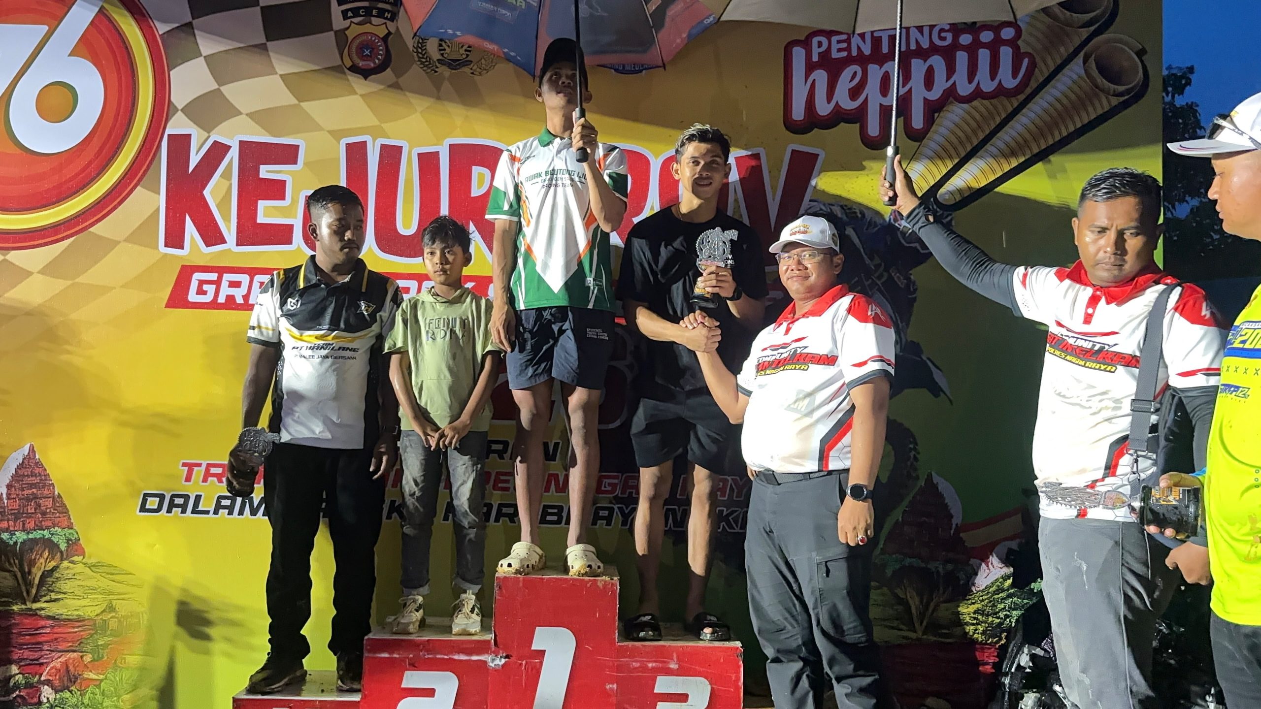 Kapolres Nagan Raya AKBP Dr. Benny Bathara,S.I.K., M.I.K Resmi Tutup Kejurprov Grasstrack dan Motocross Trophy Kapolres 2026 Dalam Rangka HUT Bhayangkara Polri ke 80
