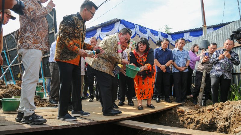 Wali Kota Wesly Silalahi Lakukan Peletakan Batu Pertama Pembangunan Gereja GBI Jalan Danau Tondano Pematangsiantar