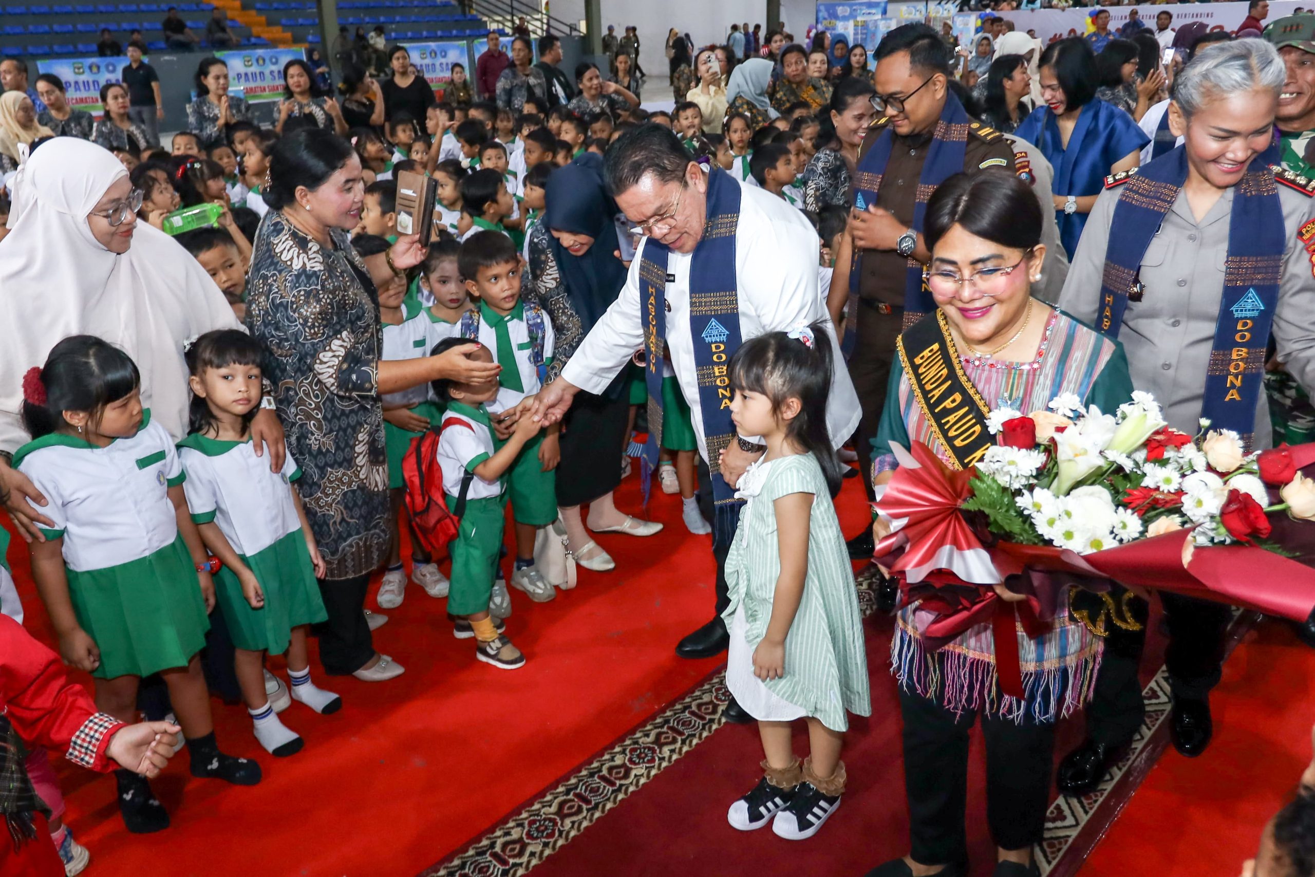 Wali Kota Bersama Bunda PAUD Ny Liswati Wesly Silalahi Hadiri Acara Pelepasan Anak Didik PAUD-Sanggar Anak Balita se-Kota Pematangsiantar TA 2025/2026