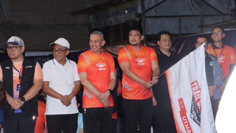 Gubernur Sumatera Utara Bersama Bupati Samosir Lepas Peserta Lomba 100K Trail of The Kings 2026