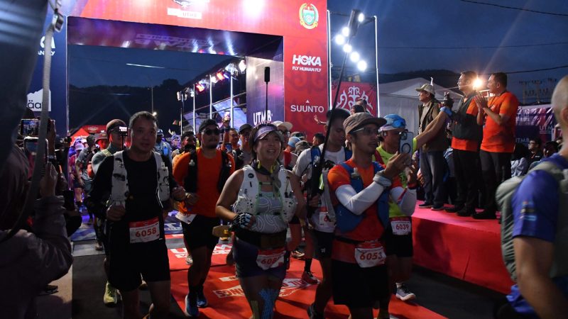 Runner 60K dan 28K Resmi Dilepas, Ratusan Pelari Mancanegara Bersiap Taklukkan Jalur Ekstrem di Samosir