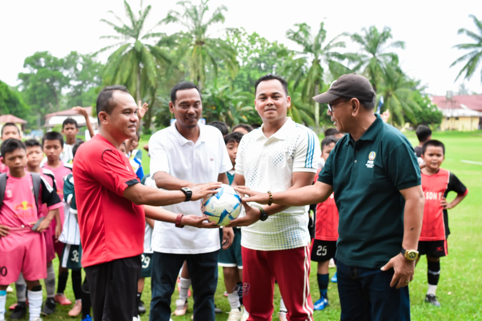 Festival Sepak Bola U-10 Dan U12 Piala Danyonif TP 956/SBA Resmi Di Buka