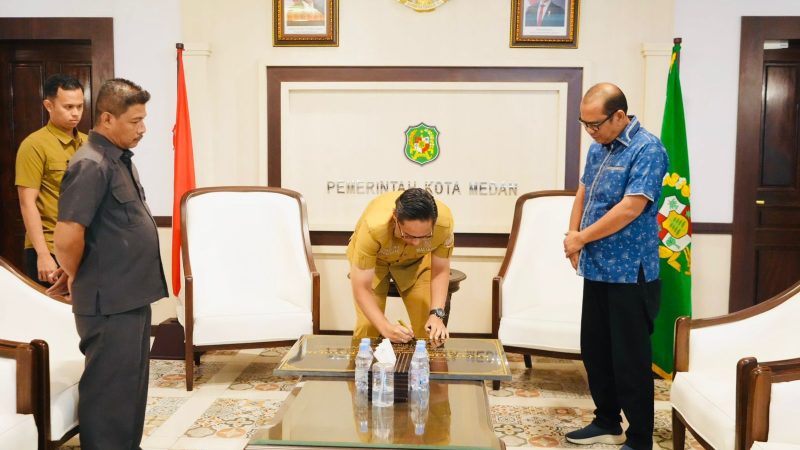 Dukung Keberagaman dan Toleransi, Rico Waas Tandatangani Prasasti Revitalisasi Gereja St. Antonius Hayam Wuruk