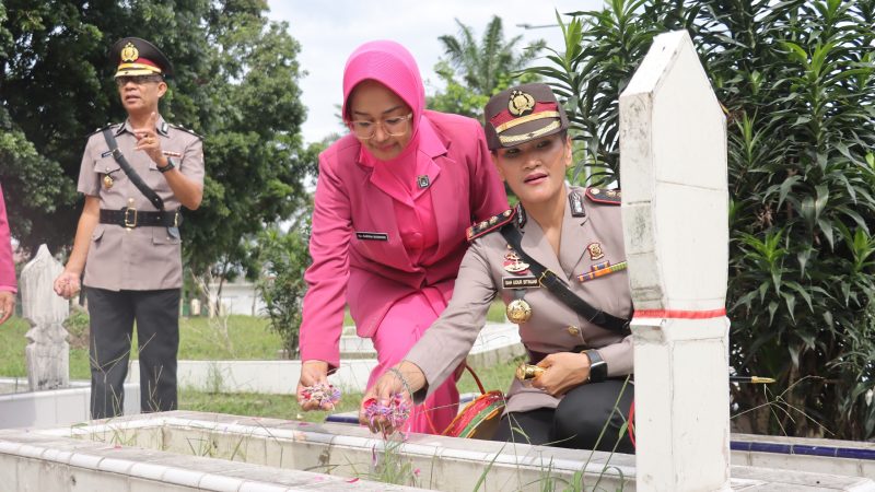 Sambut HUT Bhayangkara ke-80 Tahun 2026, Polres Pematangsiantar Ziarah dan Tabur Bunga di Taman Makam Pahlawan